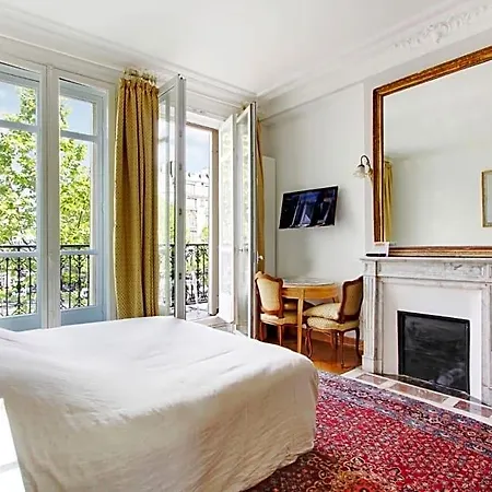 Frühstückspension Junior Avec Balcon Et Vue Sur Arc De Triomphe 4*