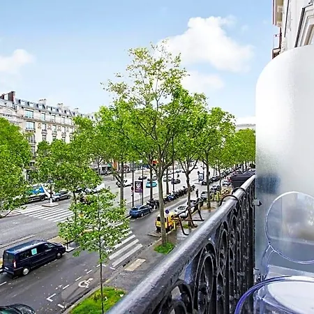 Junior Avec Balcon Et Vue Sur Arc De Triomphe Frühstückspension Paris