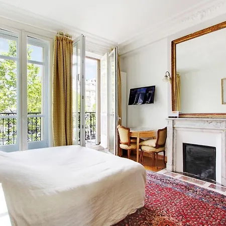 Junior Avec Balcon Et Vue Sur Arc De Triomphe 4*