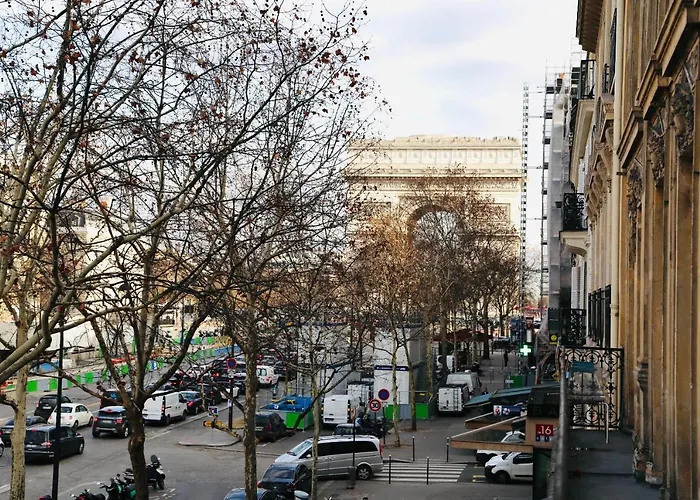 Junior Avec Balcon Et Vue Sur Arc De Triomphe B&B 4*